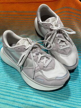 Nike women's light purple/grey and white walking tennis shoes